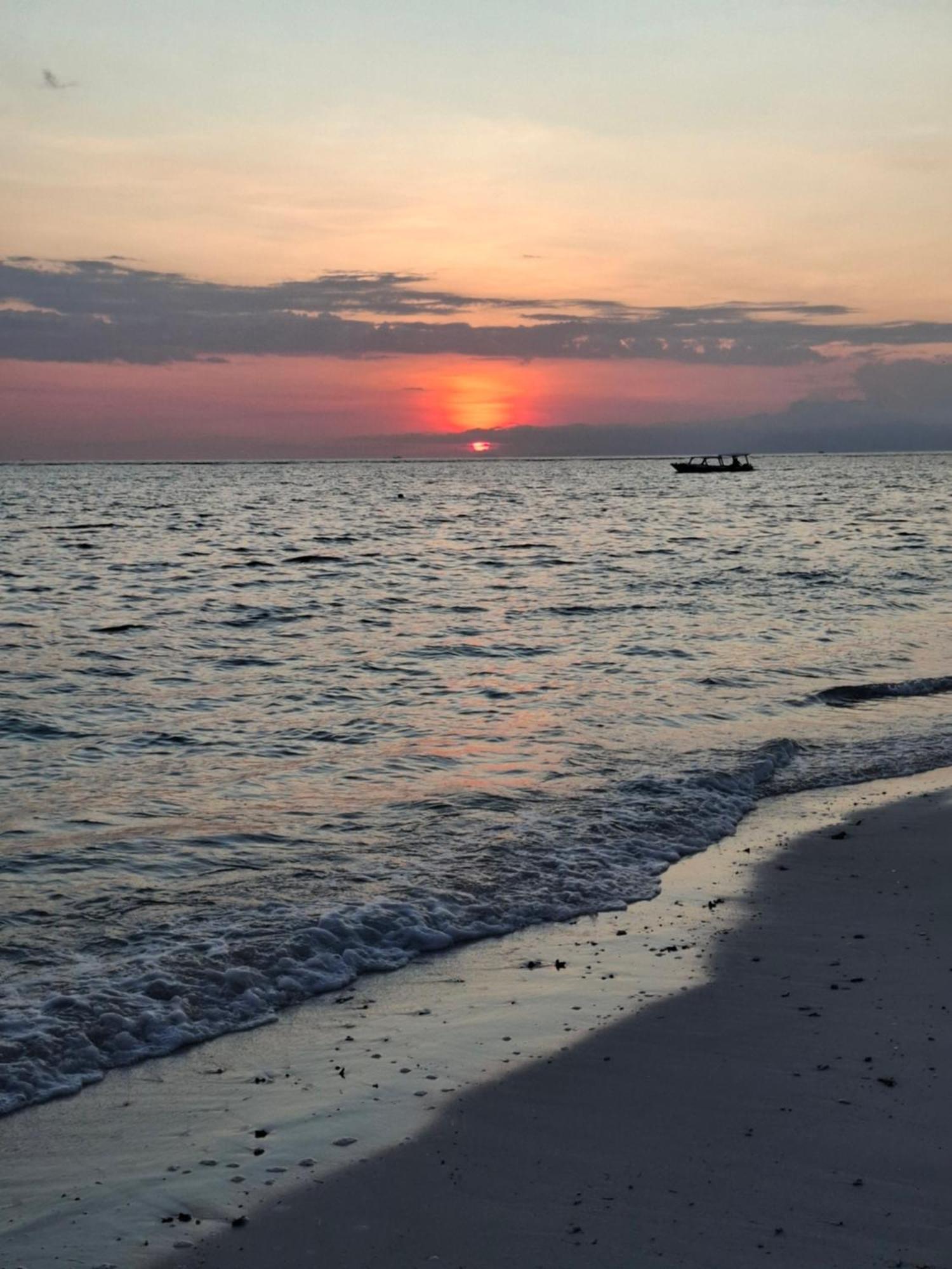Mandala Beach Healing Rooms Gili Air Exterior foto